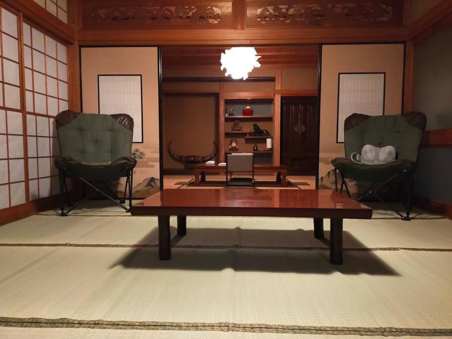Holiday home 滝が見える半露天x自動麻雀卓x12時チェクイン後すぐにbbq可x最大14名xペット可 *