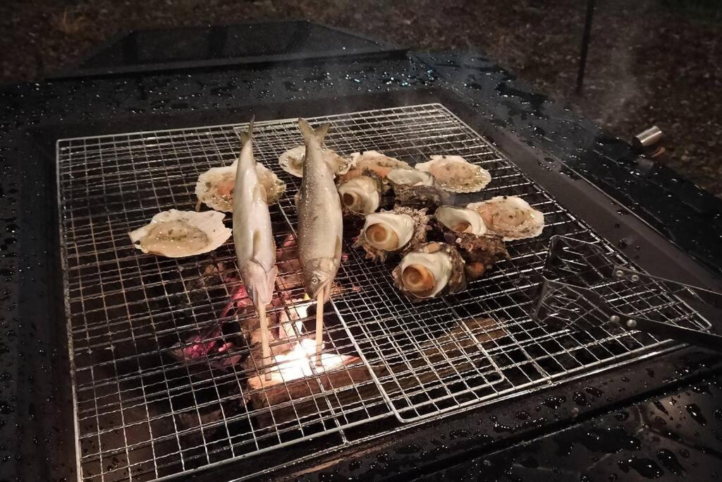 Holiday home 滝が見える半露天x自動麻雀卓x12時チェクイン後すぐにbbq可x最大14名xペット可 *